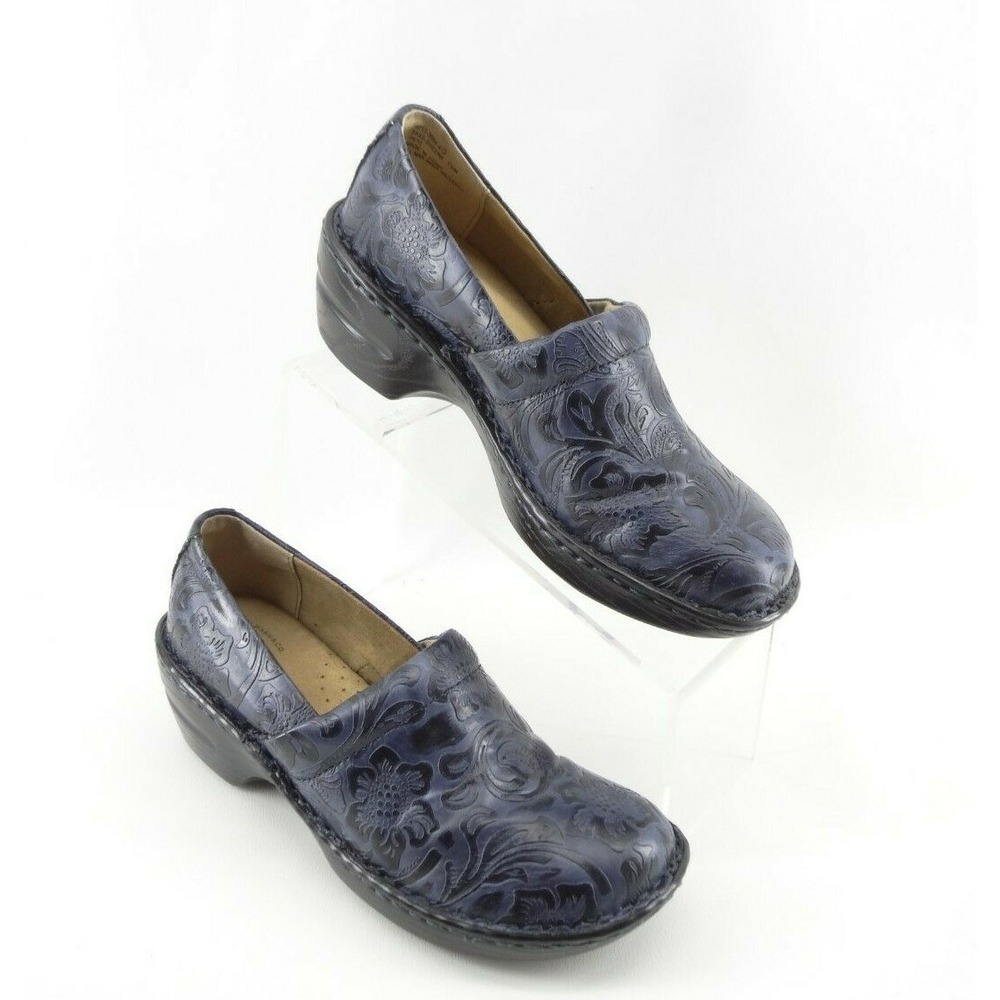 Bass Shoes Size 7.5 Sheena Navy Blue embossed Clog‎ Style comfort 0212 3084 413